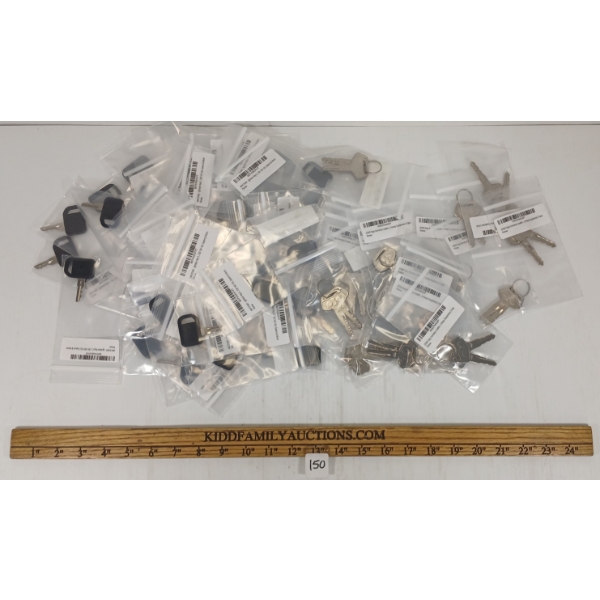 QTY OF KEYS - KOMATSU LOADER, GATOR