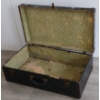 Image 2 : MILITARY FOOTLOCKER / STEAMER TRUNK