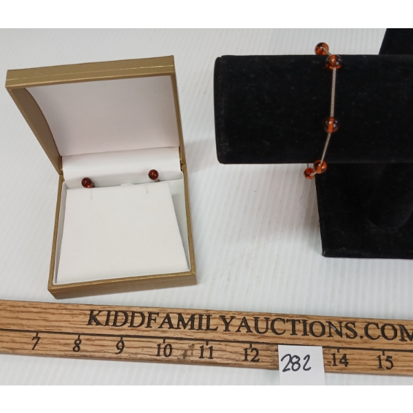 PAIR OF AMBER BEAD BRACELET & EARRINGS