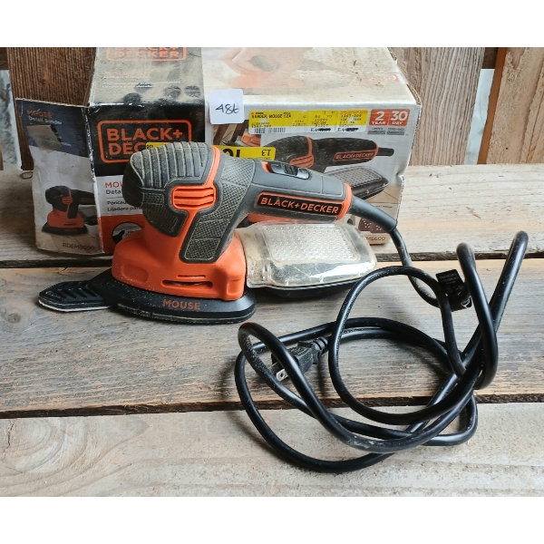 BLACK & DECKER DETAIL SANDER