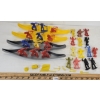 Image 1 : JOB LOT - PLASTIC CANOES & FIGURINES - INCL PIRATES