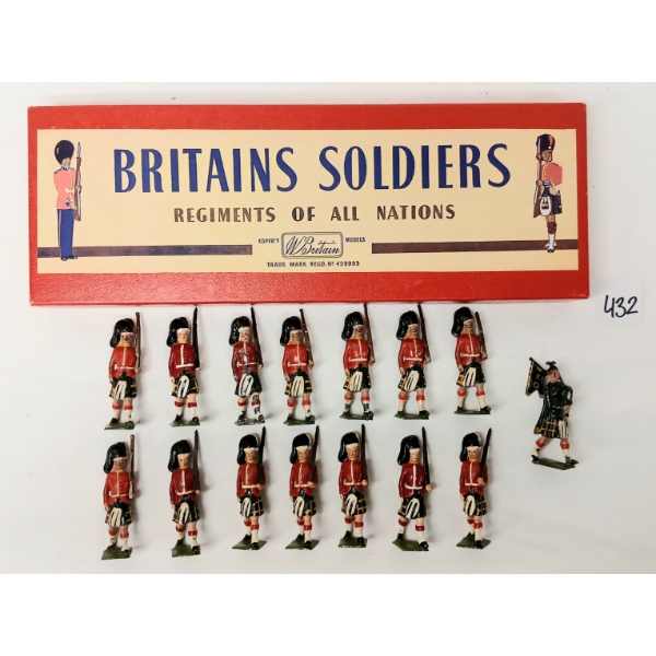 BRITAINS SOLDIERS LEAD FIGURES - NO. 77 GORDON HIGHLANDERS
