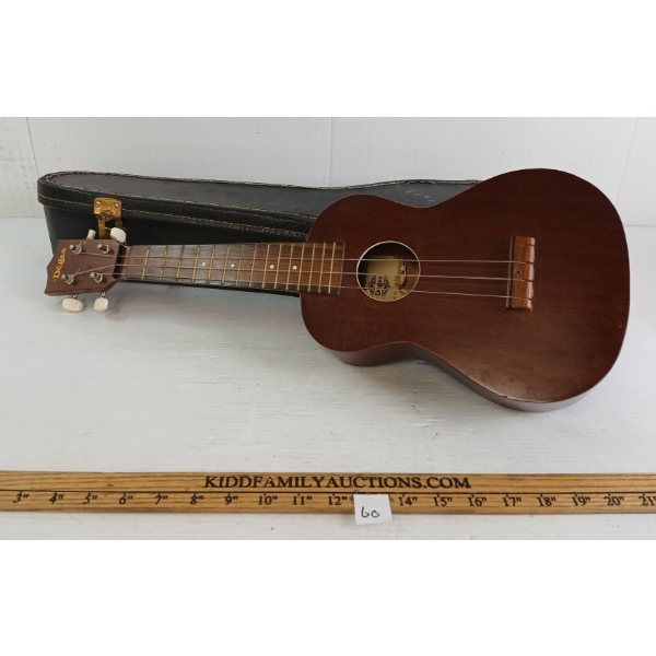 DEGAS MODEL NO. 1156 UKULELE W/ CASE