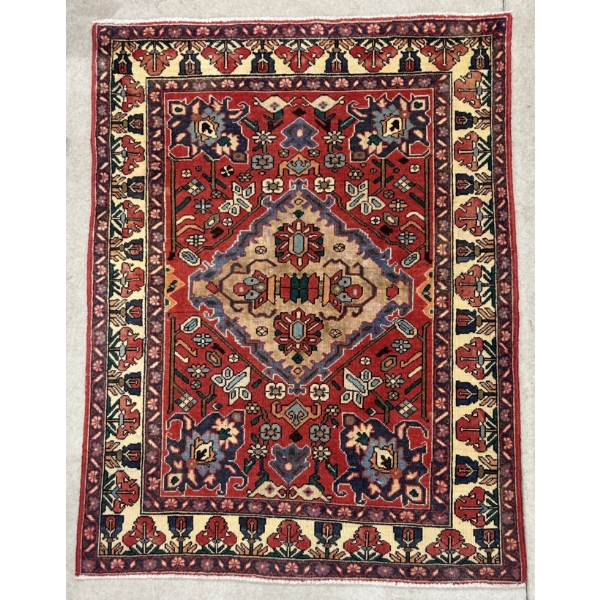 PERSIAN STYLE WOOL RUG