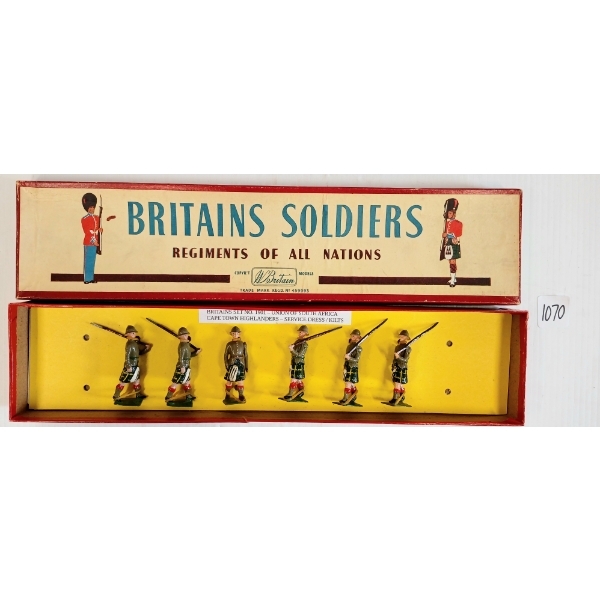 BRITAINS SOLDIERS LEAD FIGURES - NO. 1901 THE CAPE TOWN HIGHLANDERS