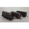 Image 2 : LOT OF 3 - LIONEL LINES PREWAR 253 LOCOMOTIVE ENGINE W/ PULLMAN CARS