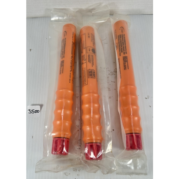 FLARES: 30X COMET 40 SECOND PARACHUTE FLARES, RED 