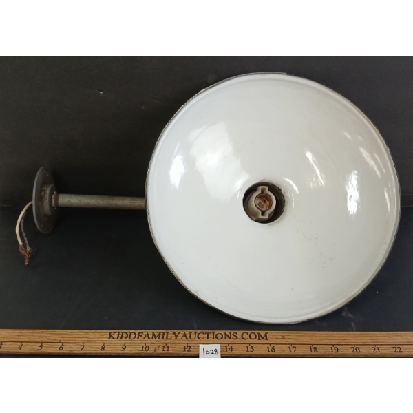 RAB C-100 ENAMEL GAS ISLAND LIGHT 