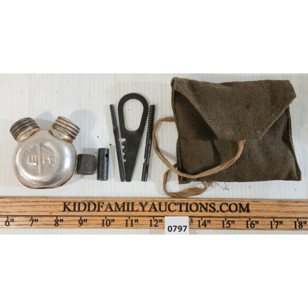 WWII SOVIET RUSSIAN MOSIN NAGANT M91/30 OILER W/ TOOLS