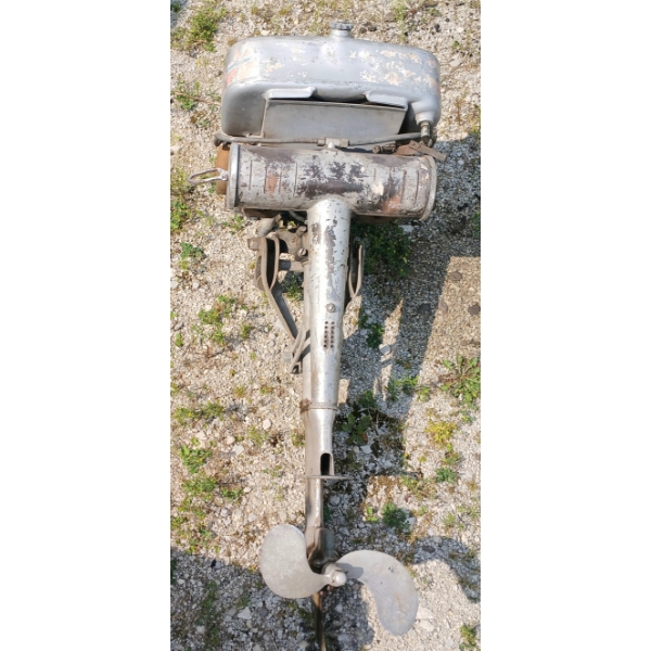 JOHNSON OUTBOARD MOTOR