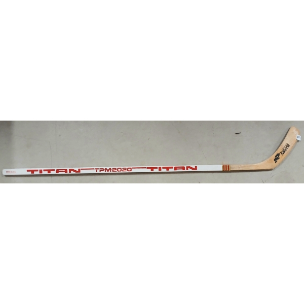 WAYNE GRETZKY APPROVED TITAN TPM2020 HOCKEY STICK
