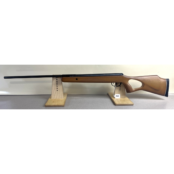 BENJAMIN MODEL 33000 IN .22 PELLET - NO PAL REQUIRED 