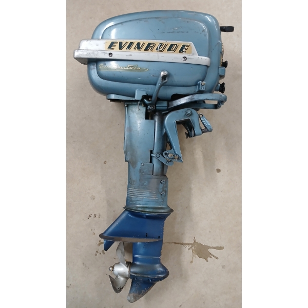 EVINRUDE SUPER FASTWIN 15 H.P. BOAT MOTOR