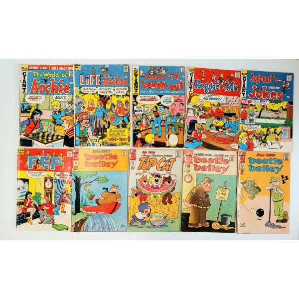 LOT OF 10 - ARCHIE, GIANT SERIES & CHARLTON COMIC BOOKS - BEETLE BAILET, TOP CAT, JUGHEAD, ETC