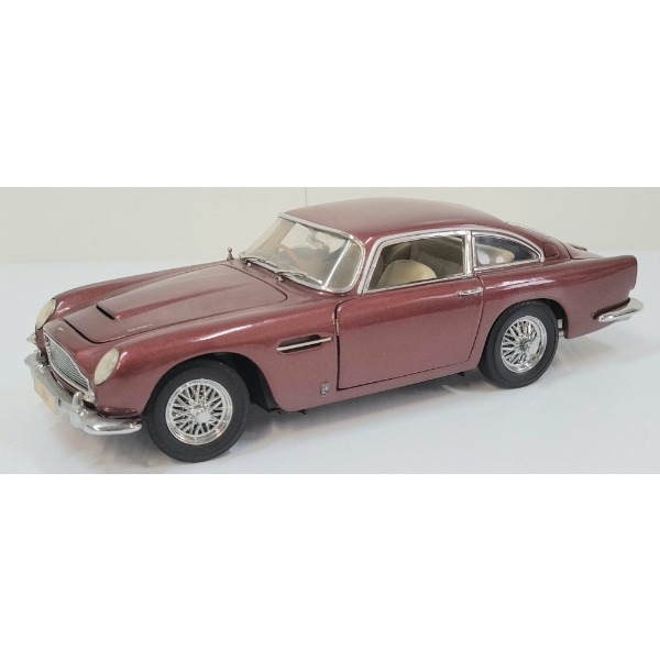 DANBURY MINT 1964 ASTON MARTIN DB5 DIECAST MODEL