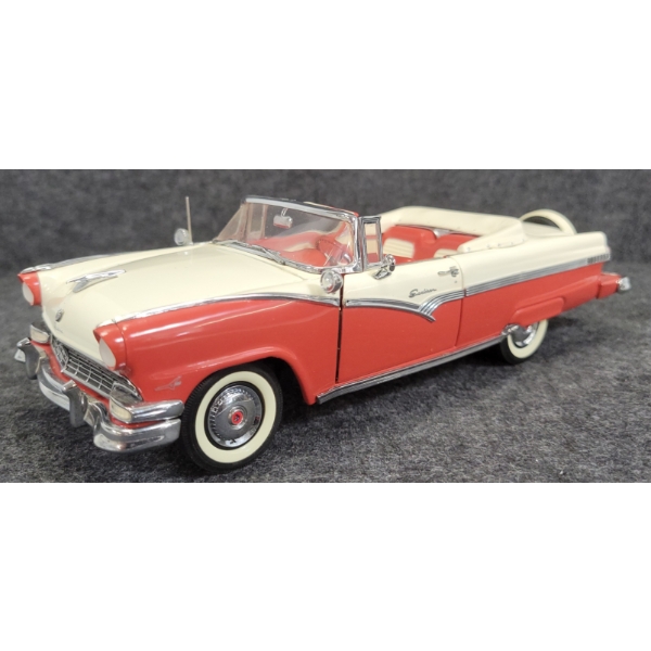 DANBURY MINT DIECAST 1956 FORD SUNLINER
