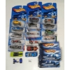 Image 1 : LOT OF 20 - MATTEL 2007 COLLECTOR GUIDES & HOTWHEELS - INCL FORD 1932, TAIL DRAGGER, ETC.