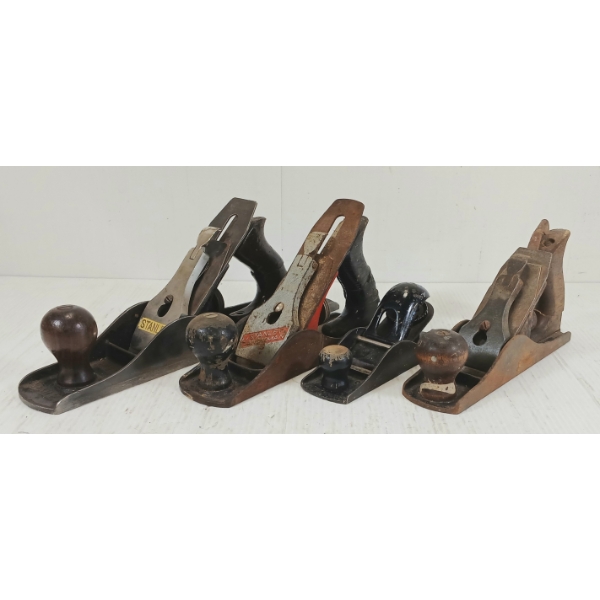 LOT OF 4 - HAND PLANES - INCL 1910 STANLEY NO. 5C, NO. 4 HANDYMAN & NO. 110 ETC