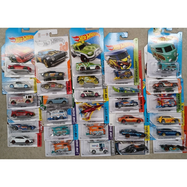 LOT OF 30 - HOTWHEELS / MATCHBOX - FIRE-EATER, CUSTOM '77 DODGE VAN, ETC 