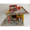 Image 4 : SUPERIOR TOY PRESSED TIN PARKING GARAGE