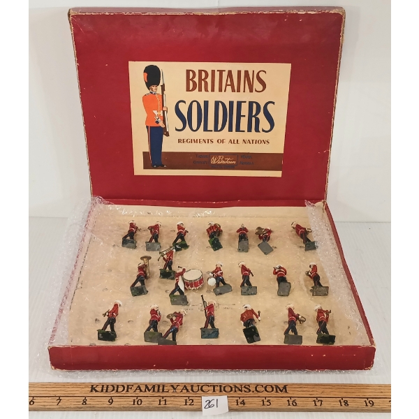 BRITAINS SOLDIERS LEAD FIGURES - NO. 2014 U.S. MARINE CORPS BAND