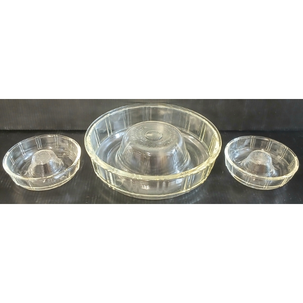LOT OF 3 - GLASBAKE QUEEN ANNE GELATIN MOULDS / BUNDT CAKE PANS