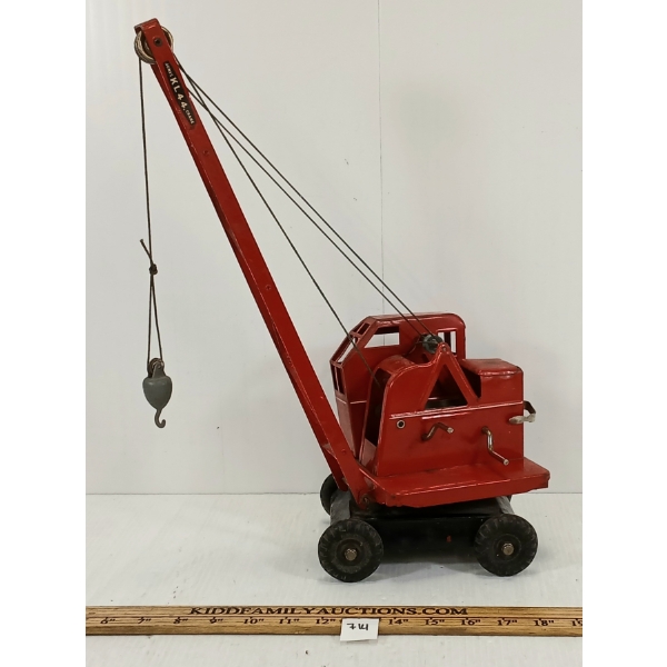 TRI-ANG JONES KL 44 PRESSED STEEL CRANE