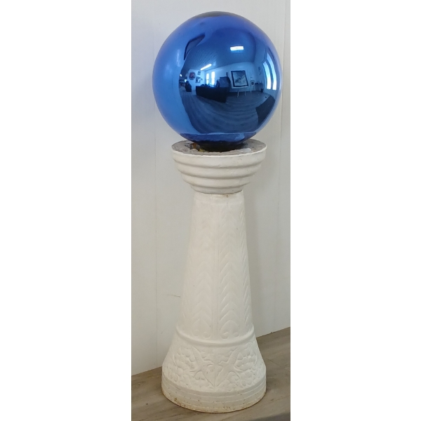 GAZING BALL GARDEN STATUE