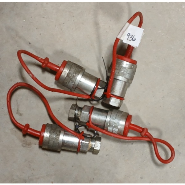 LOT OF 4 - HYDRAULIC COUPLERS