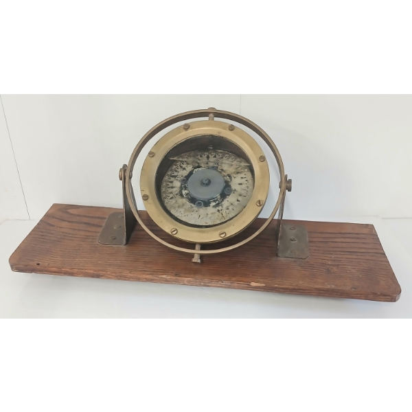 NAUTICAL MAGNETIC COMPASS - BRASS -  C. EARLY 20TH CENTURY