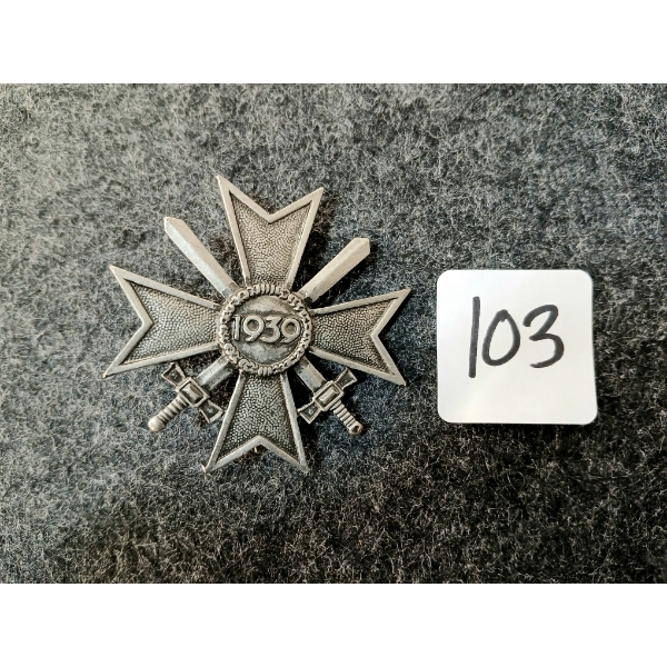 WWII GERMAN WAR MERIT CROSS MEDAL