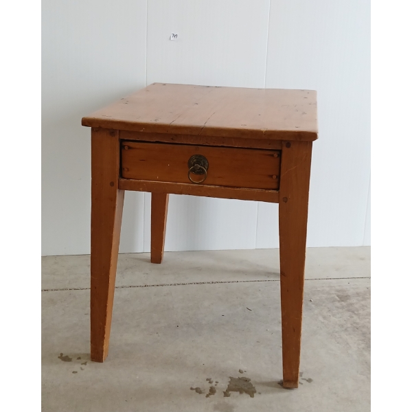 PINE SIDE TABLE W/ DRAWER