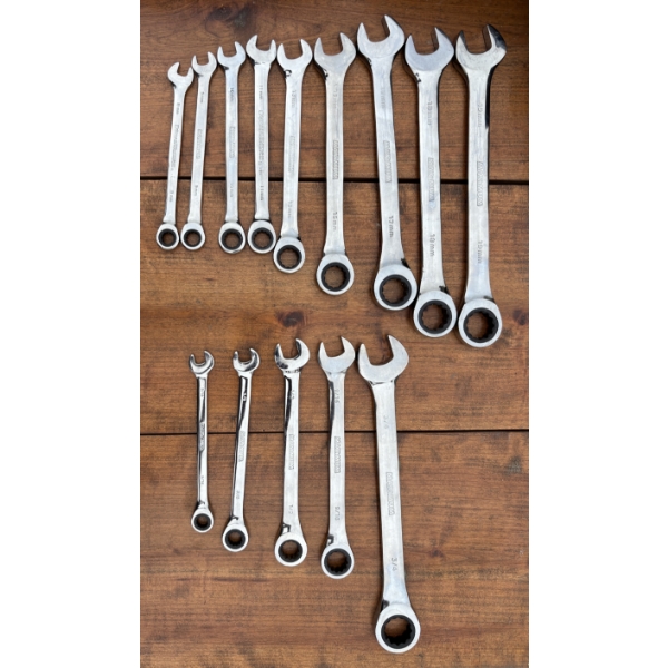 LOT OF RATCHET WRENCHES 