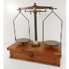 Image 2 : ANTIQUE FISHER SCIENTIFIC CO. BRASS BALANCING SCALE W/ WEIGHTS