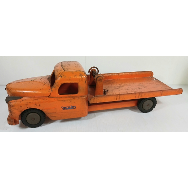 STRUCTO TOYS PRESSED STEEL TOW TRUCK
