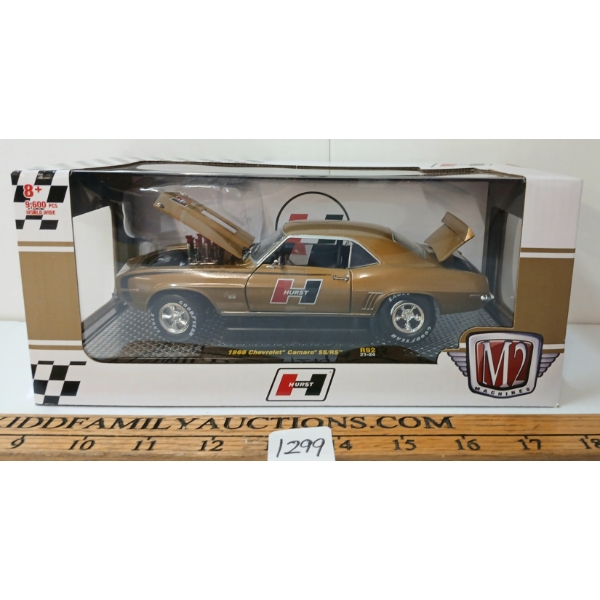 M2 HURST 1969 CHEVY CAMARO SS/RS DIECAST MODEL