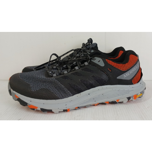 PAIR OF MERRELL NOVA 3 MEN'S SHOES