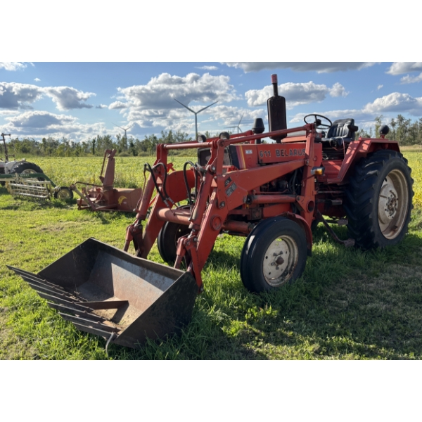 BELARUS TRACTOR - MODEL 611 - W/ LOADER - W/ 6 FOOT BUCKET