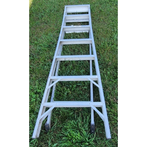 MEDIUM DUTY LADDER
