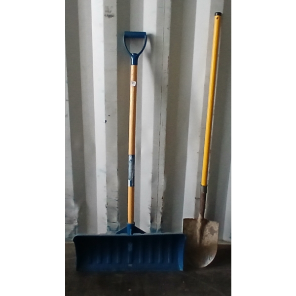 LOT OF 2 - GARDEN & SNOW SHOVELS