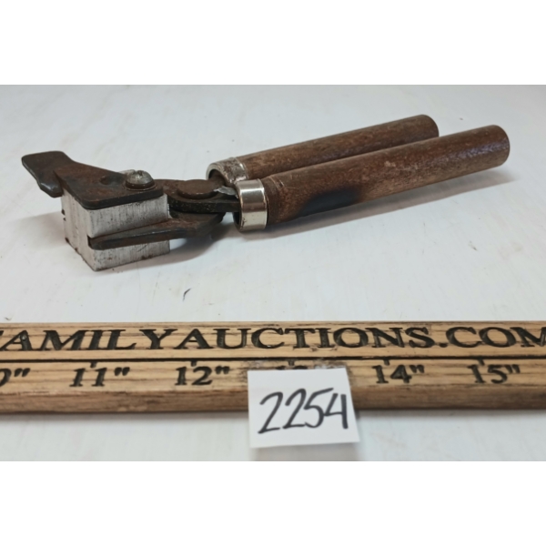 LEE 90411 BULLET MOULD