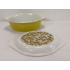 Image 3 : LOT OF 2 - PYREX CASSEROLE DISHES W/ HOSPITALITY TRAYS