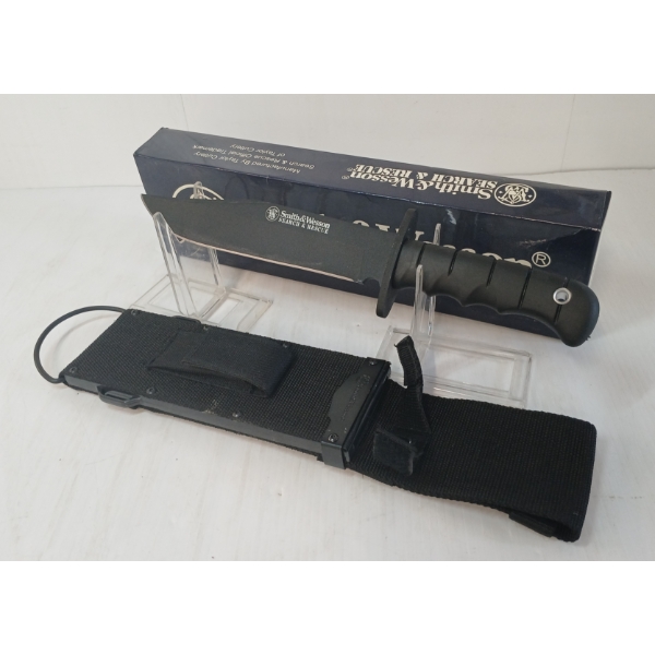 SMITH & WESSON SEARCH & RESCUE KNIFE W/ SHEATH & FROG