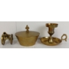 Image 3 : LOT OF 5 - BRASS PIECES - INCL CANDLESTICK HOLDER, BELL, CANNON, DISH & MORTAR W/ PESTLE
