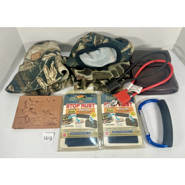 JOB LOT - CAMO HEAD GEAR, LEATHER GOODS, LOCKS, CARABINER, ETC
