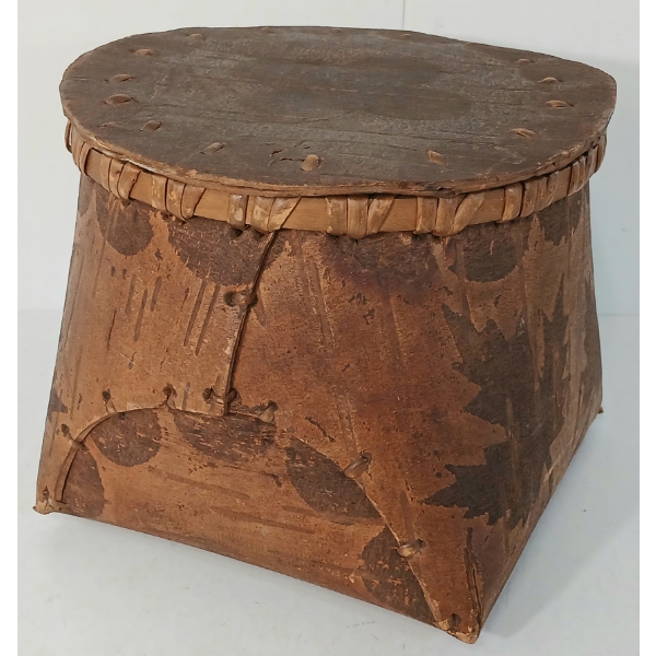 NATIVE HAND-MADE BIRCH BARK BASKET W/ LID