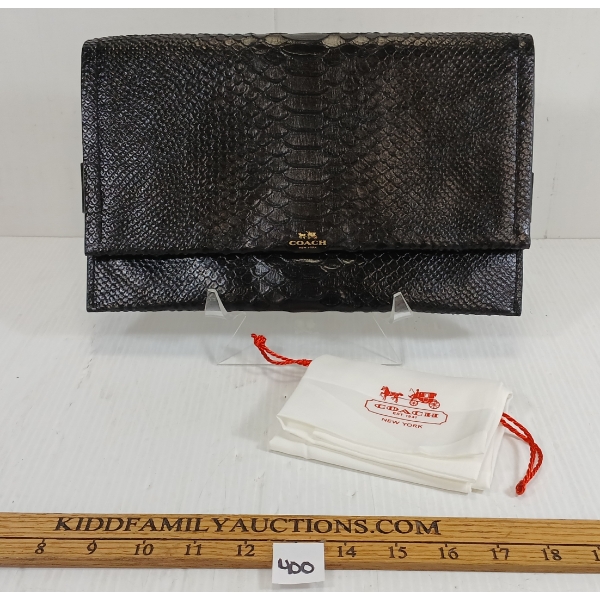 COACH NEW YORK CLUTCH BAG