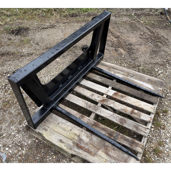 QUICKE MOUNT BALE FORK - AS NEW