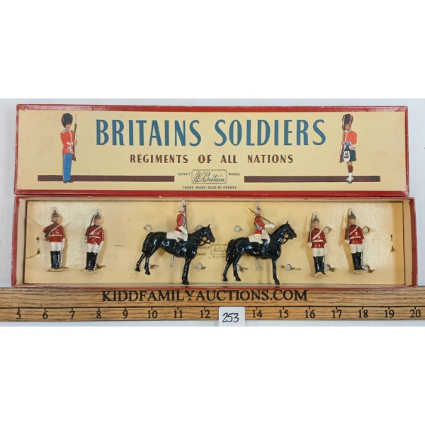 BRITAINS SOLDIERS LEAD FIGURES - NO. 2029 THE LIFE GUARDS