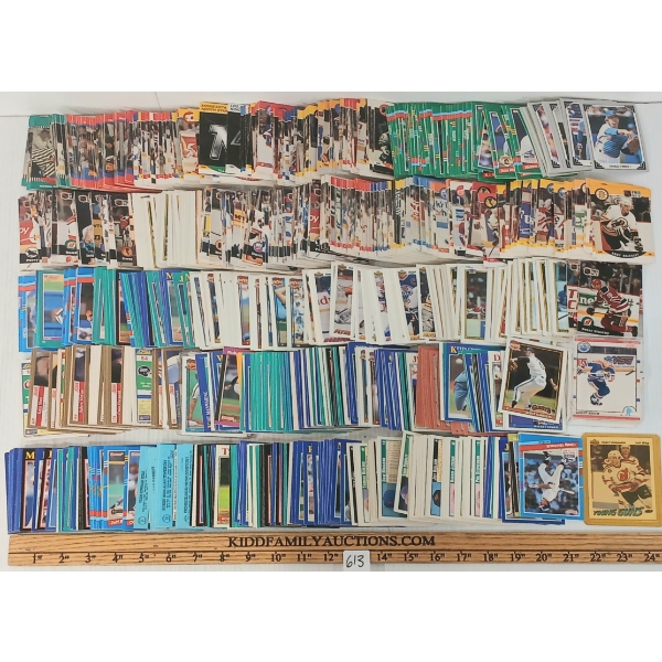QTY OF ASSORTED SPORTS CARDS - BASEBALL & HOCKEY